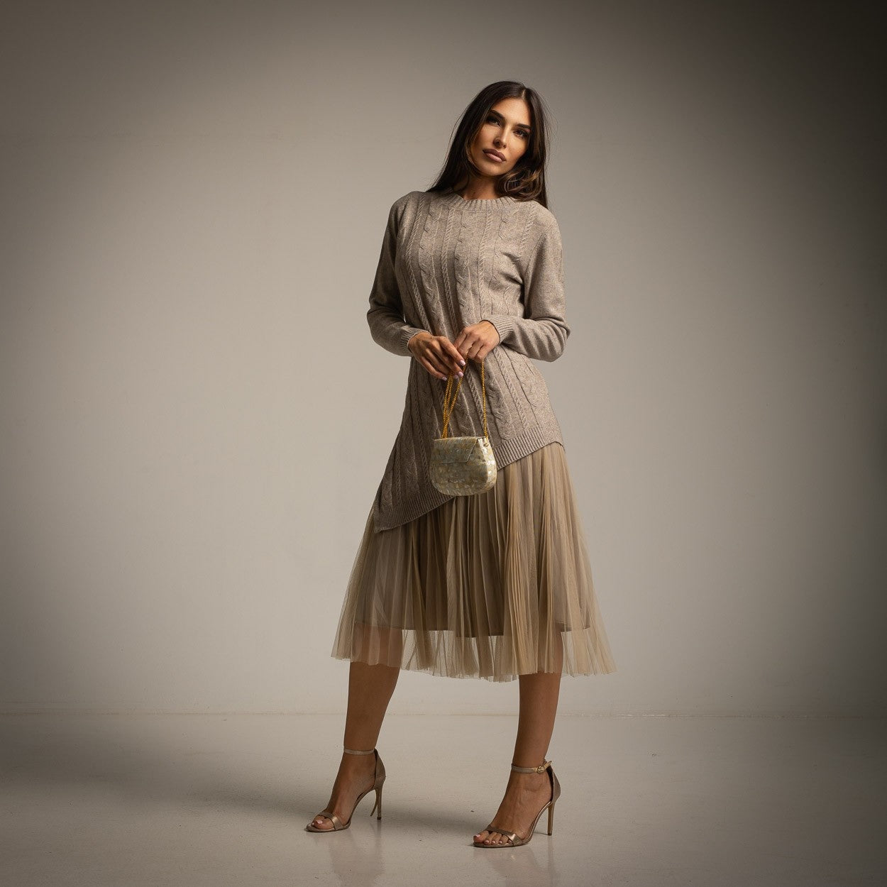 ENSEMBLE 2 PIÈCES PULLOVER ET ROBE EN TULLE PLISSÉE
