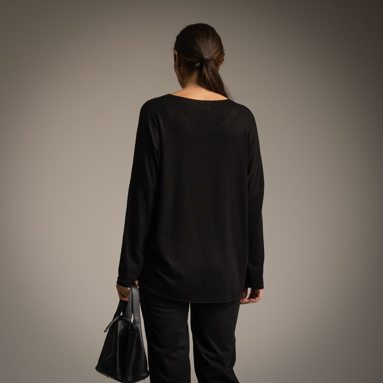 T-SHIRT AVEC NŒUD EN STRASS NOIR