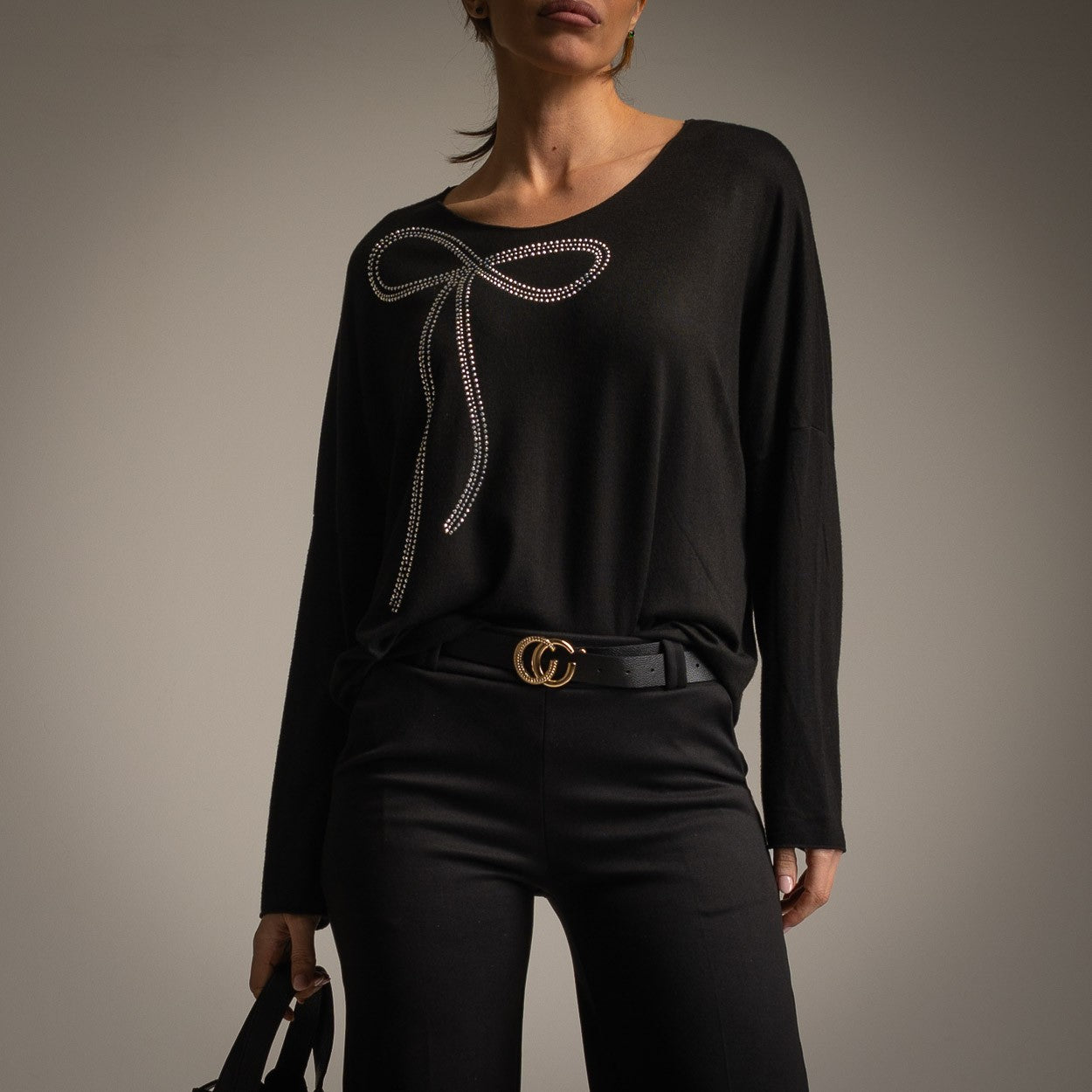 T-SHIRT AVEC NŒUD EN STRASS NOIR