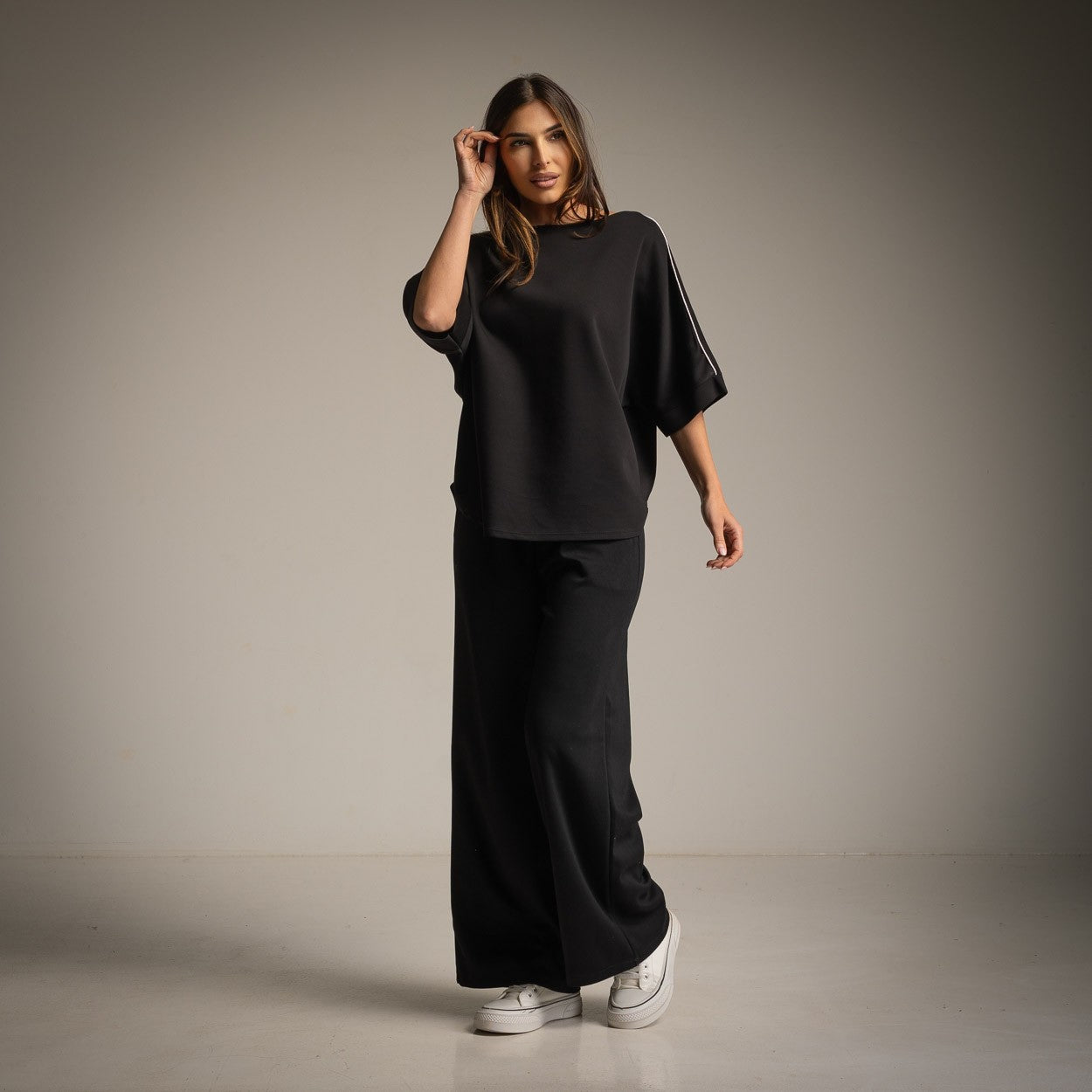 SWEAT MANCHES COURTES NOIR