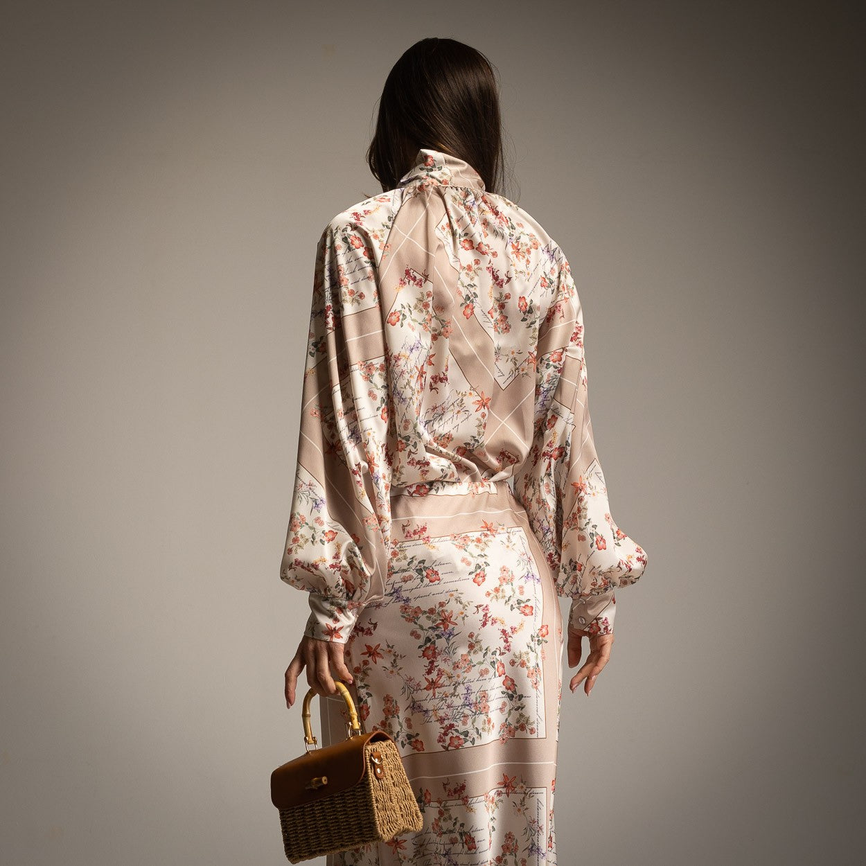 BLOUSE EN SATIN FLOWERS
