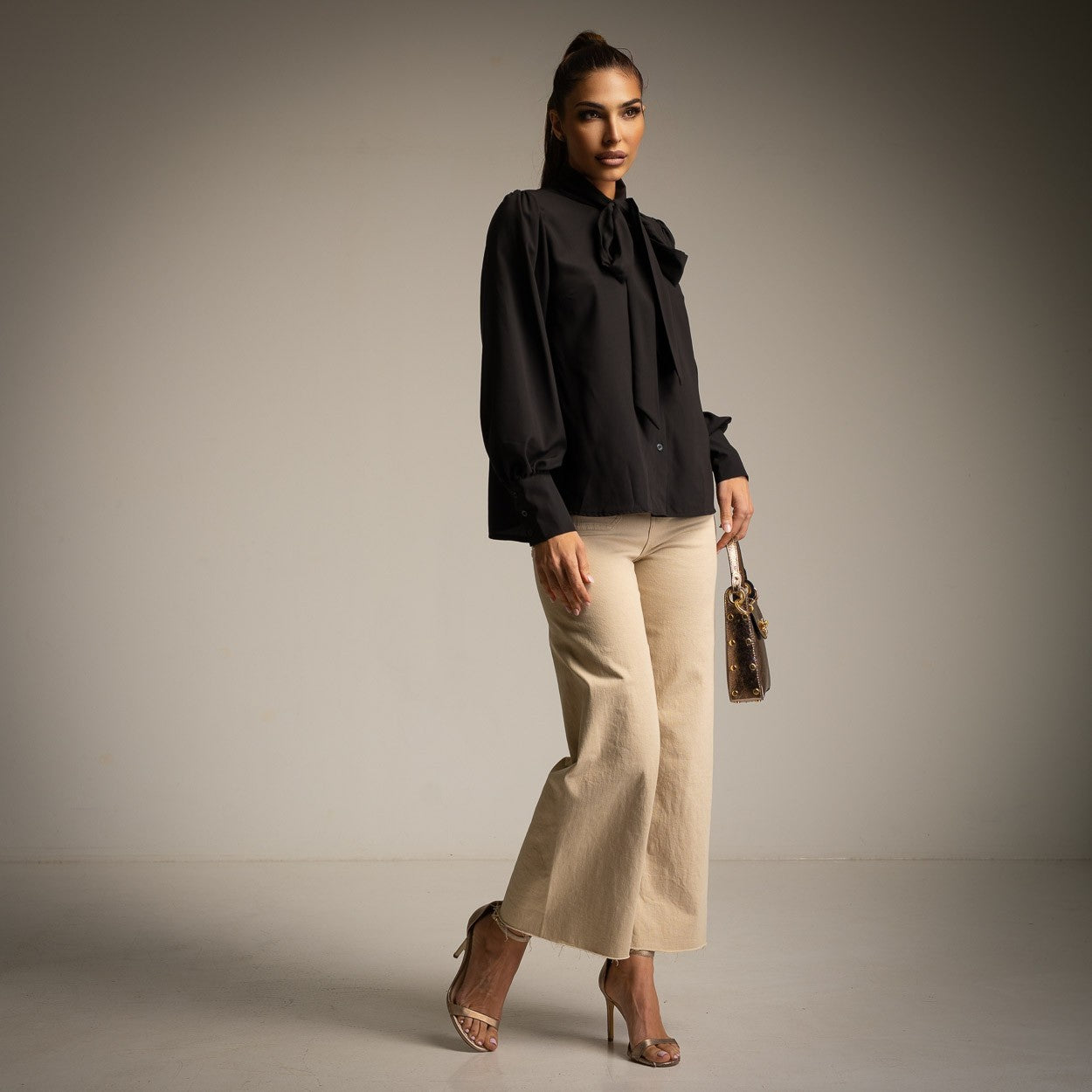 BLOUSE A COL NOEUD