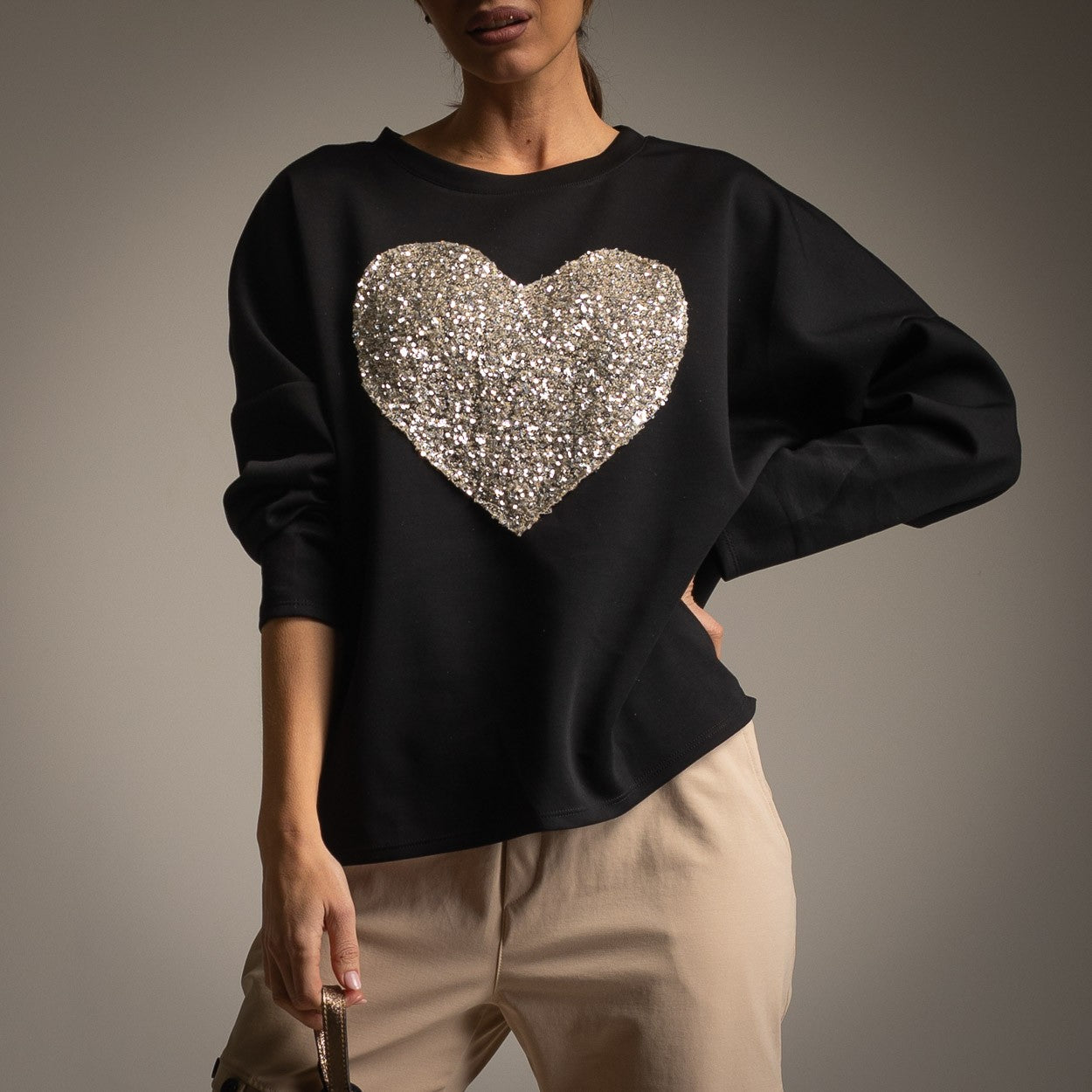 SWEAT A COEUR PAILLETTES
